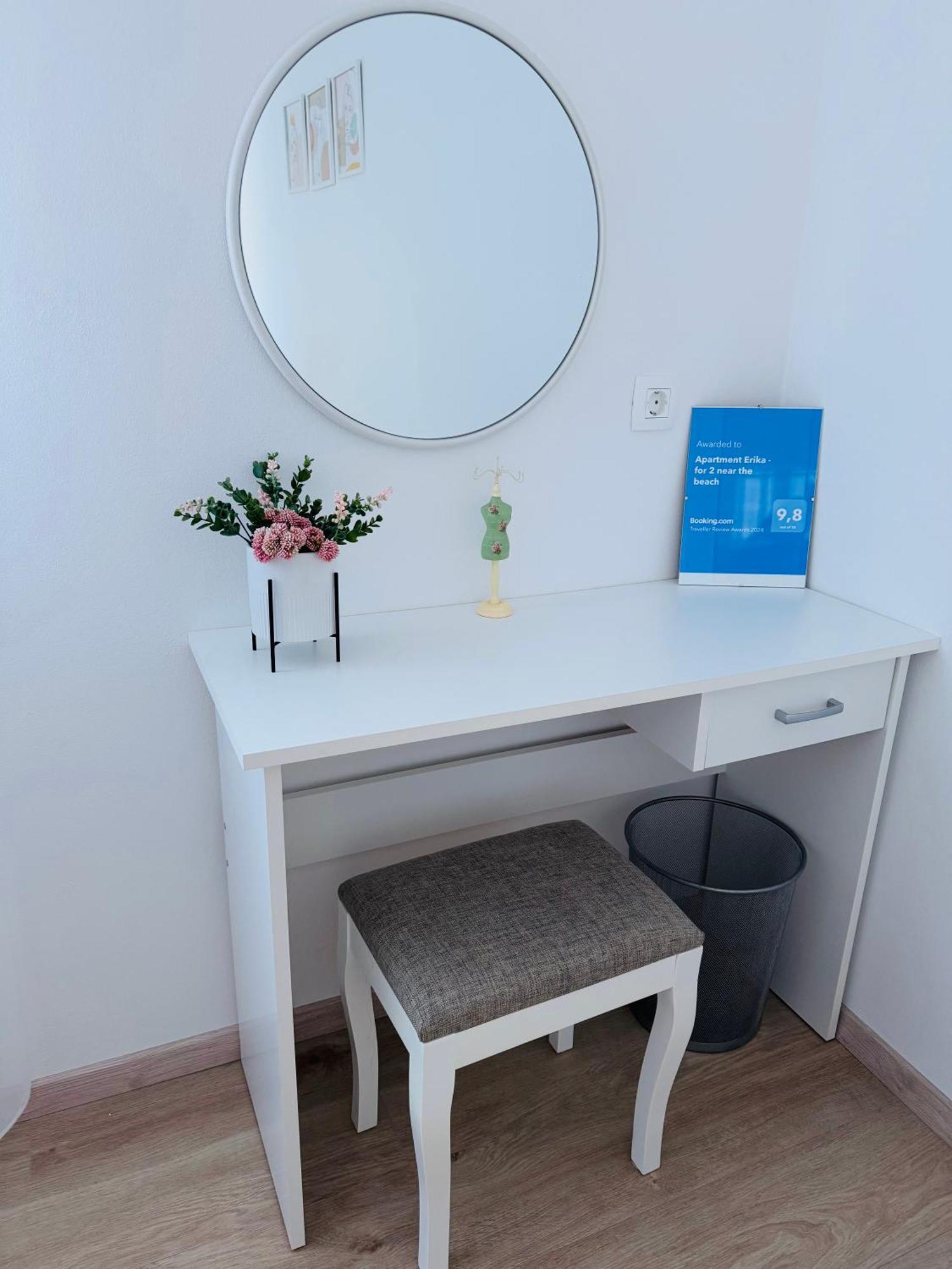Apartment Erika - For 2 Near The Beach Pula Exterior photo