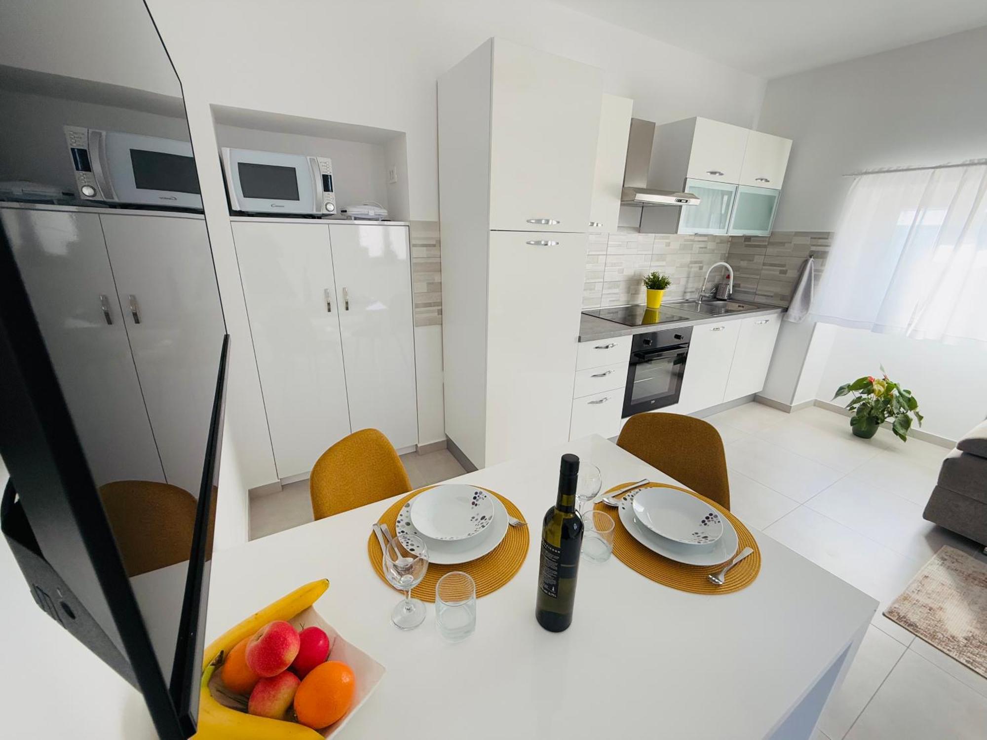 Apartment Erika - For 2 Near The Beach Pula Exterior photo
